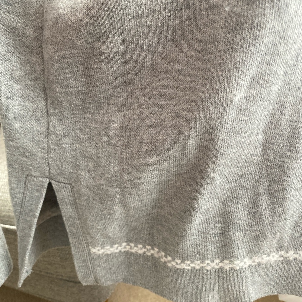 Gray Geometric Pattern Sweater - image 4